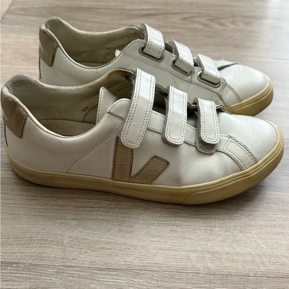 Veja Recife V Lock Shoes - Picture 1 of 5